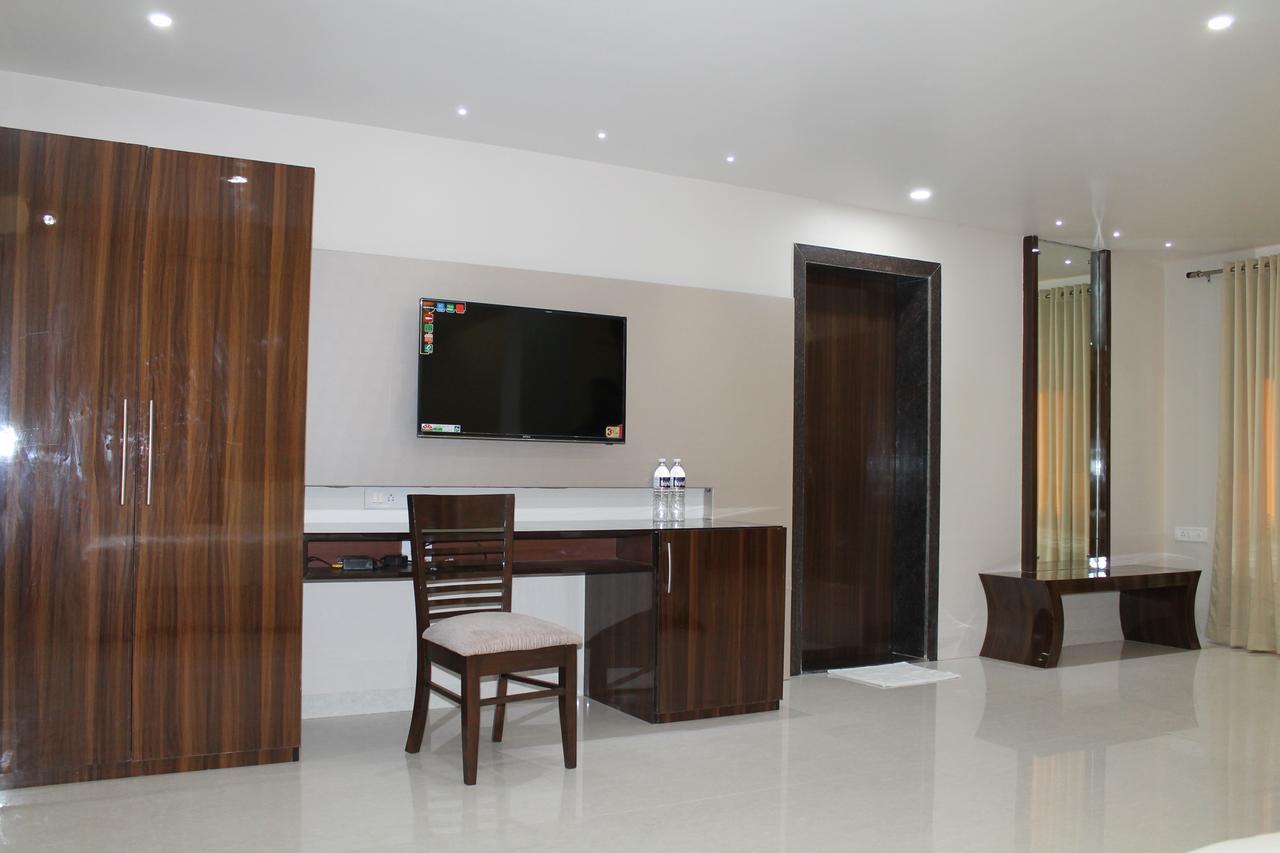 Hotel Goa Continental Arpora Buitenkant foto
