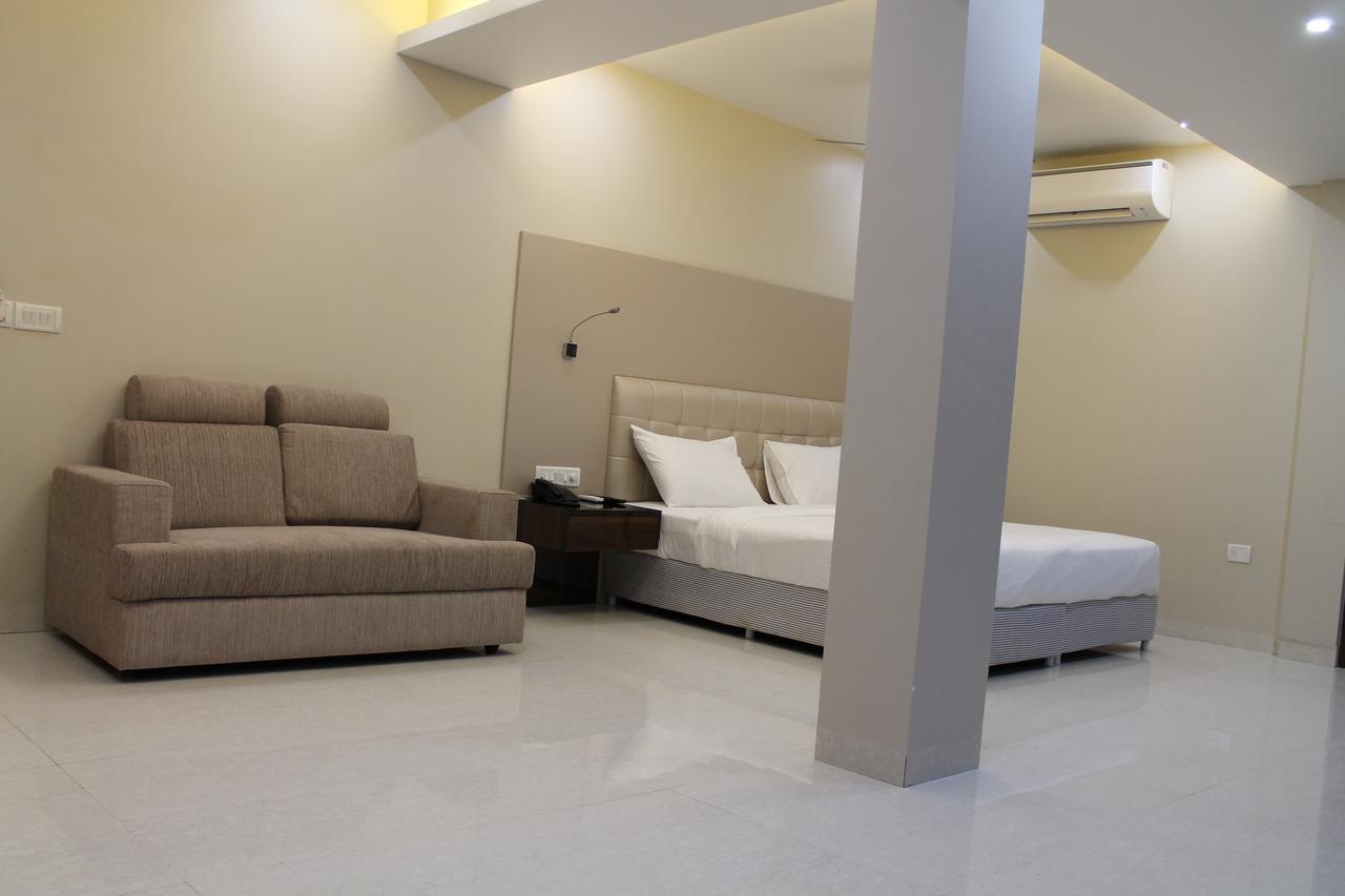 Hotel Goa Continental Arpora Buitenkant foto
