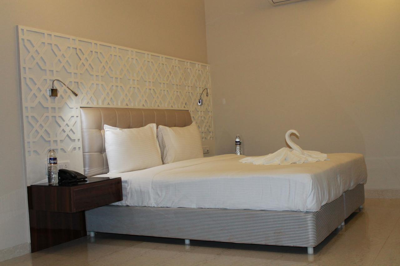 Hotel Goa Continental Arpora Buitenkant foto