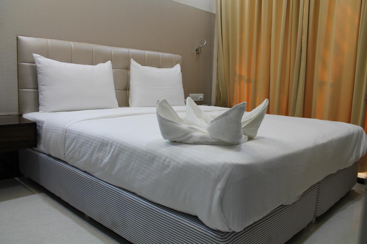 Hotel Goa Continental Arpora Buitenkant foto