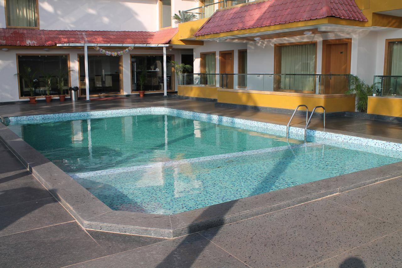Hotel Goa Continental Arpora Buitenkant foto